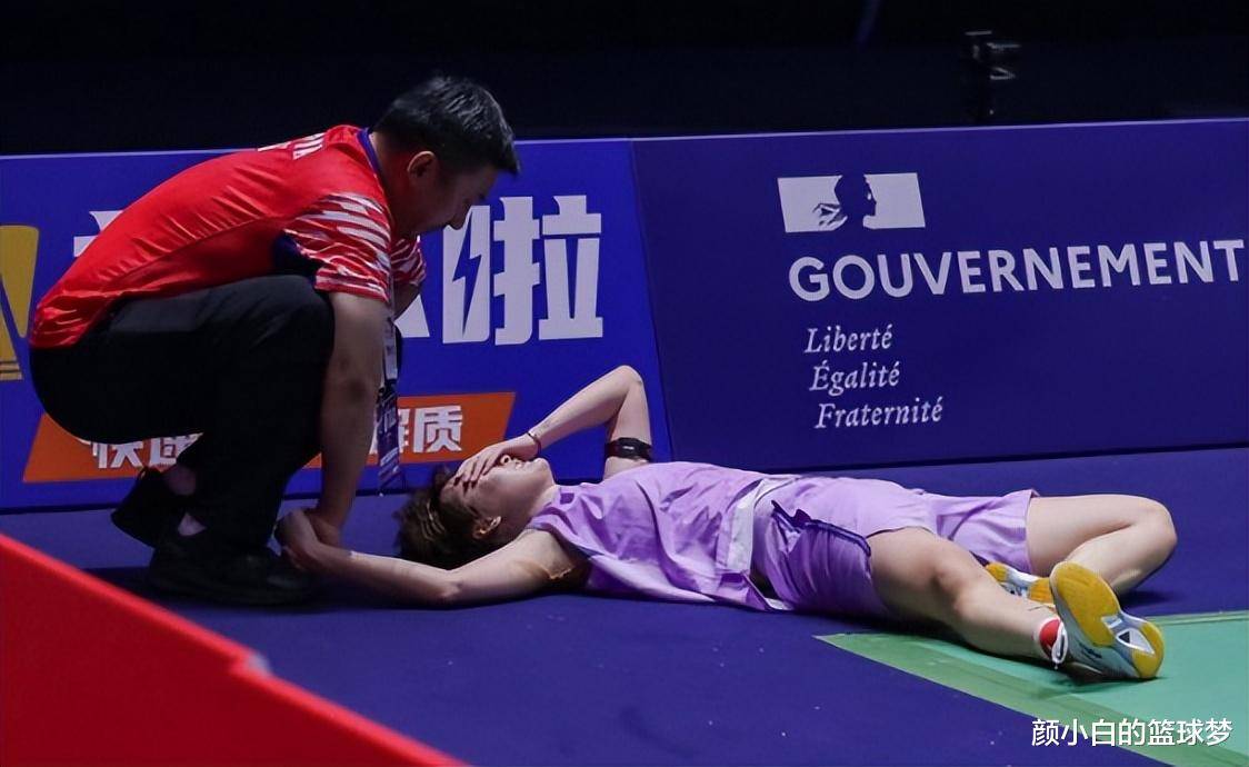 中国队鏖战德国队,陈雨菲点燃赛场 中国队鏖战德国队,陈雨菲点燃赛场