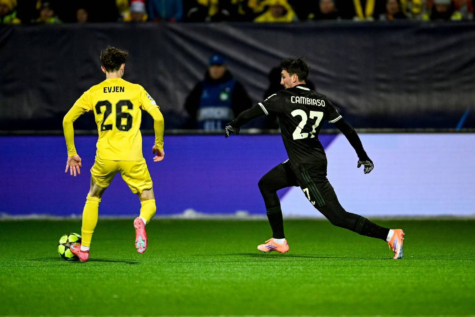 巴萨轻取勒沃库森，迪马利亚高光表现