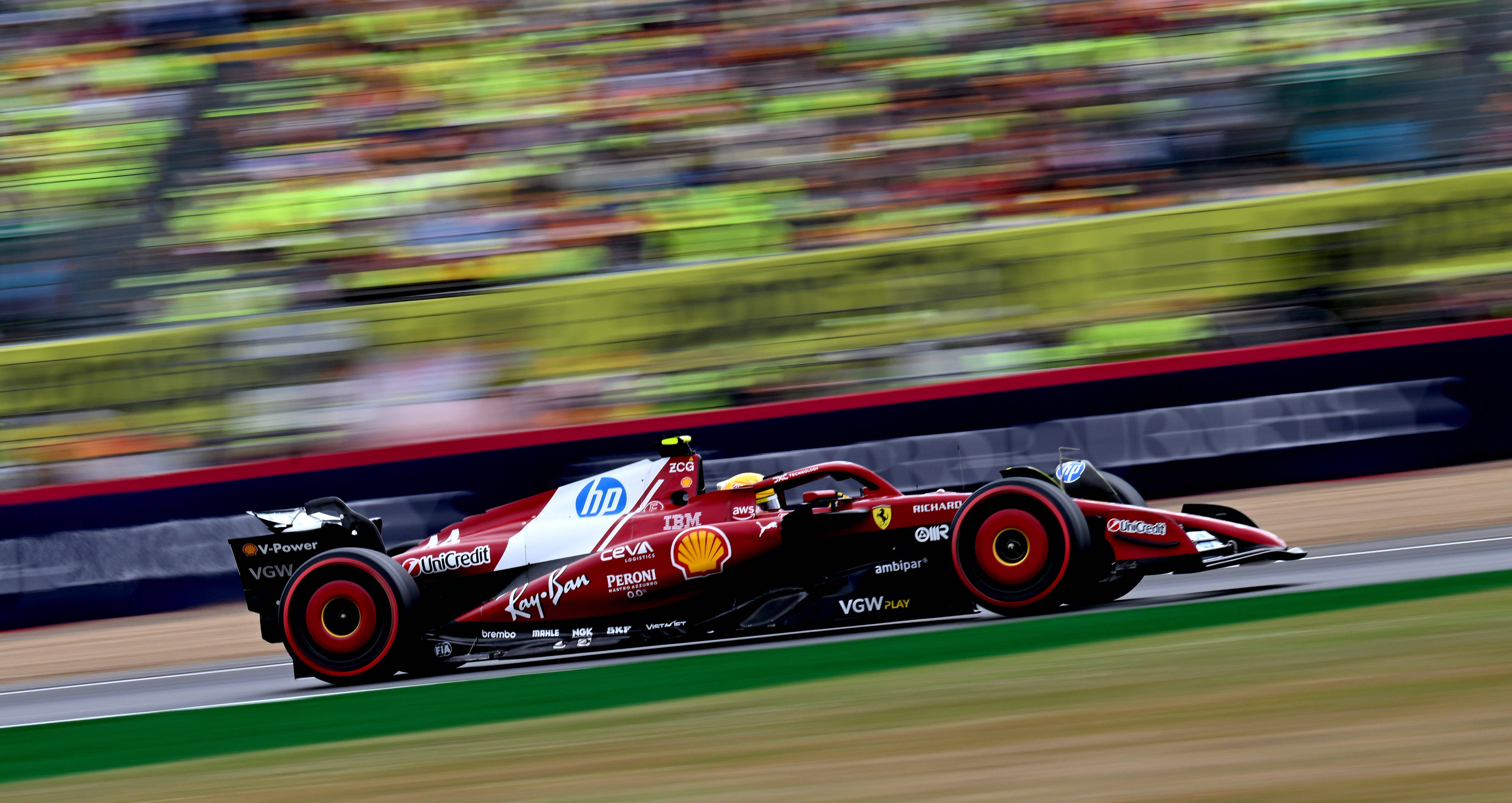 红牛车队逆转迈凯伦，塞恩斯扛起全队