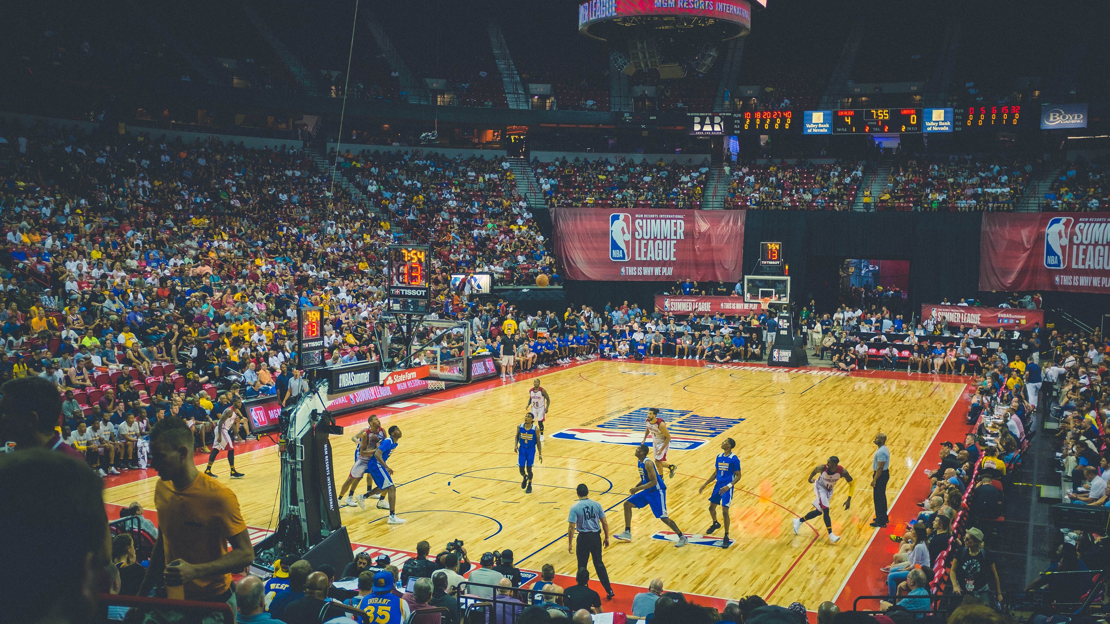 米切尔个人能力完全展现，公牛粉碎国王，当孤星照亮集体胜利的夜空