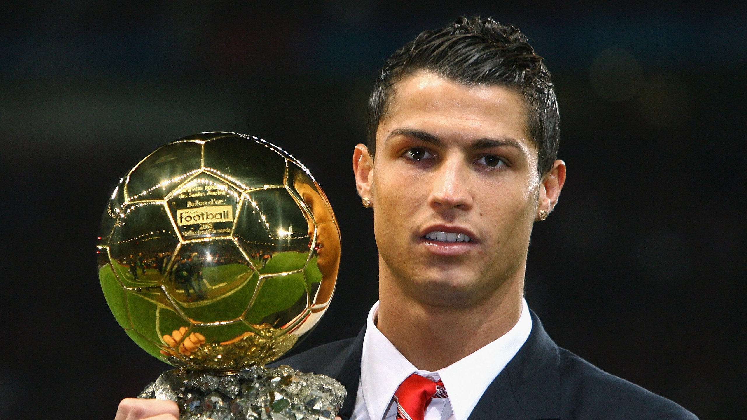 萨内教科书式表现，当个人英雄主义照亮哥斯达黎加悬崖边的胜利