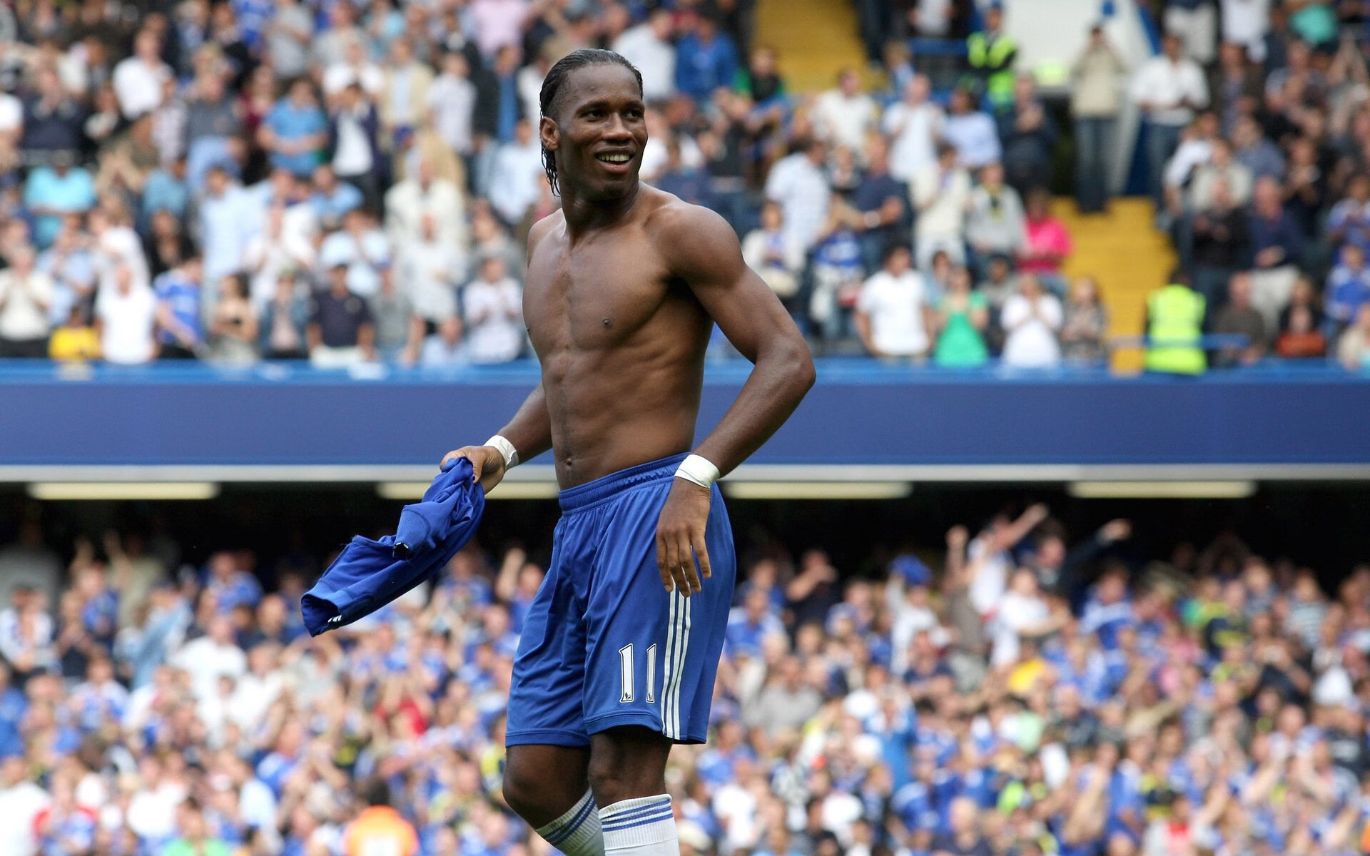 欧冠半决赛之夜，西亚卡姆在焦点战证明自己，从非洲大地到欧洲之巅的逆袭之路